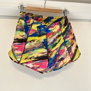 🌟HP🌟🍋EUC Lululemon Hotty Hot Shorts, Catalyst Multi Color🍋